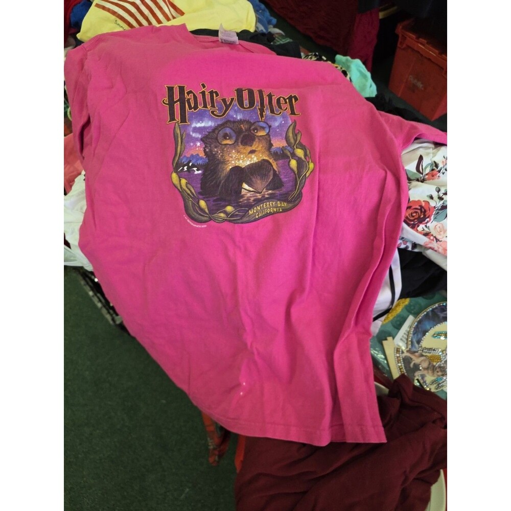 Vintage 2002 Pink  Hairy Otter T-shirt L Monterey Bay CA Potter Spoof